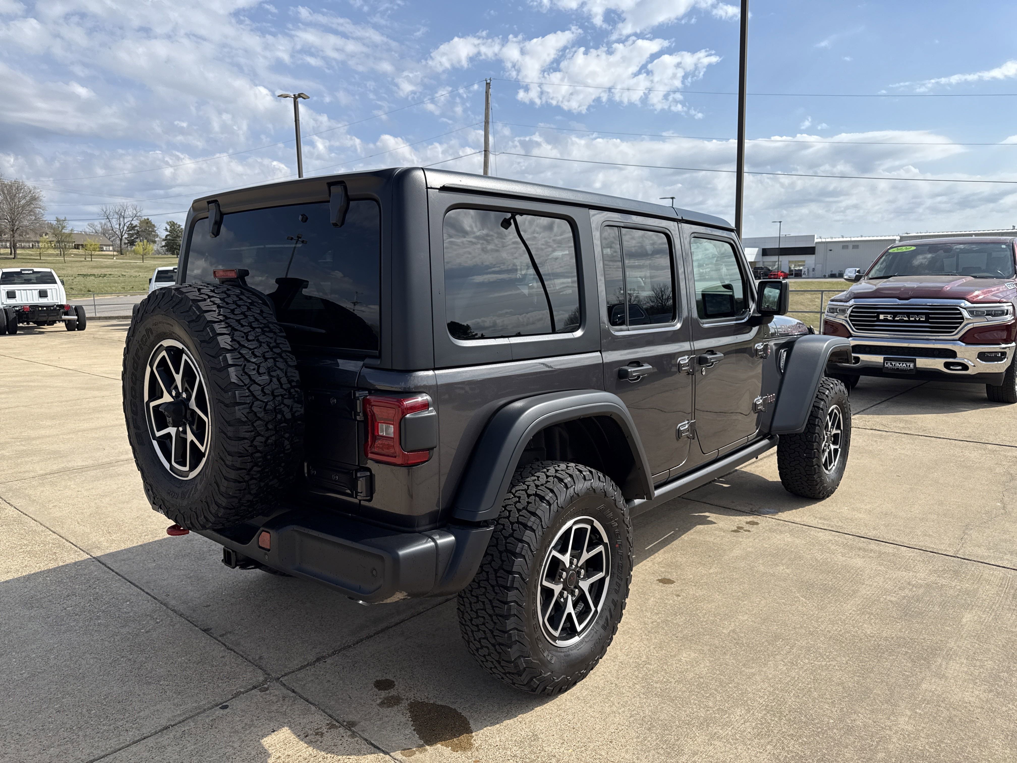 New 2025 Jeep Wrangler Unlimited Rubicon w/ Technology Group image 8