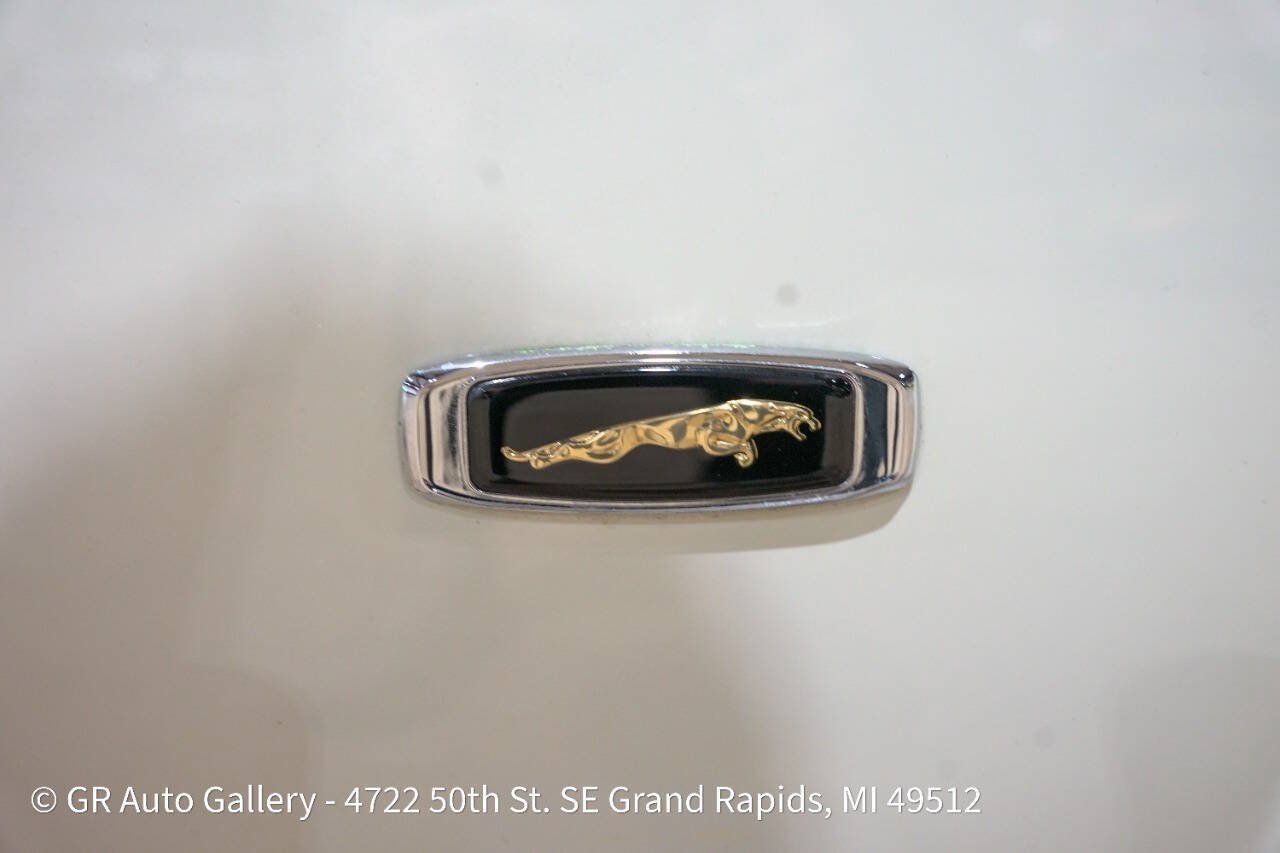 Used 1995 Jaguar XJS V12 Convertible RWD image 40