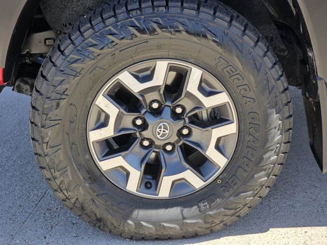 Used 2023 Toyota Tacoma TRD Off-Road w/ TRD Premium Off Road Package image 8