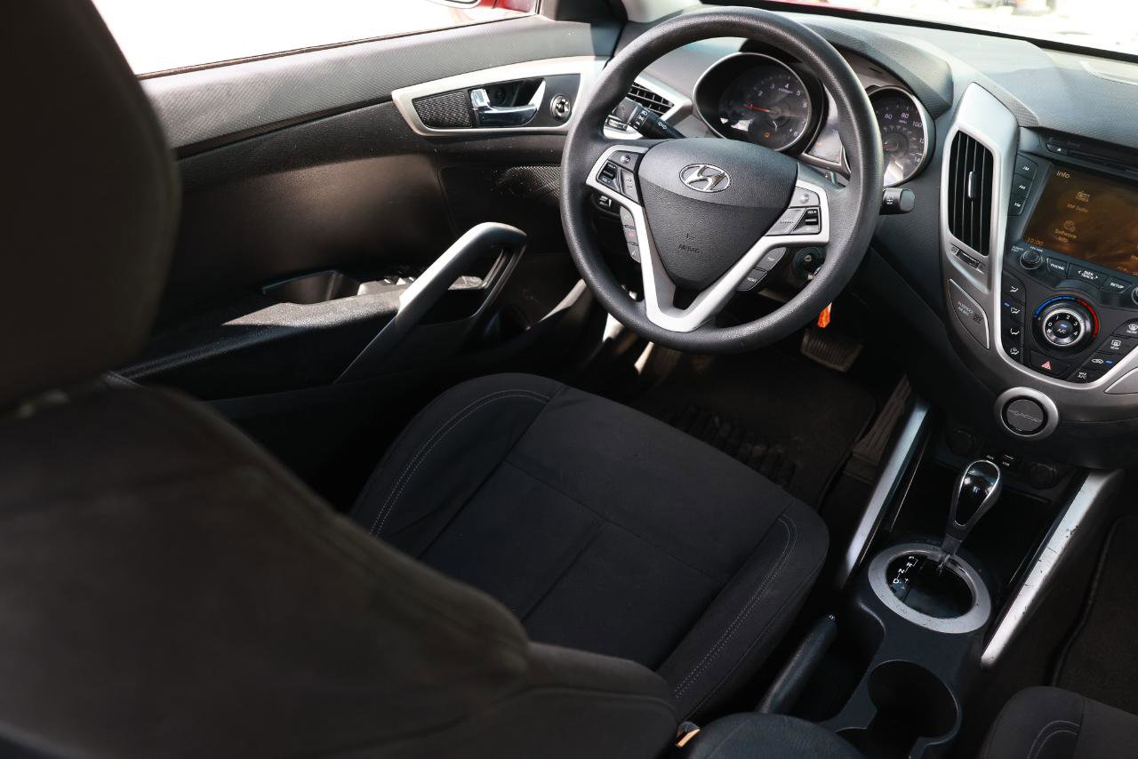 Used 2016 Hyundai Veloster FWD image 20