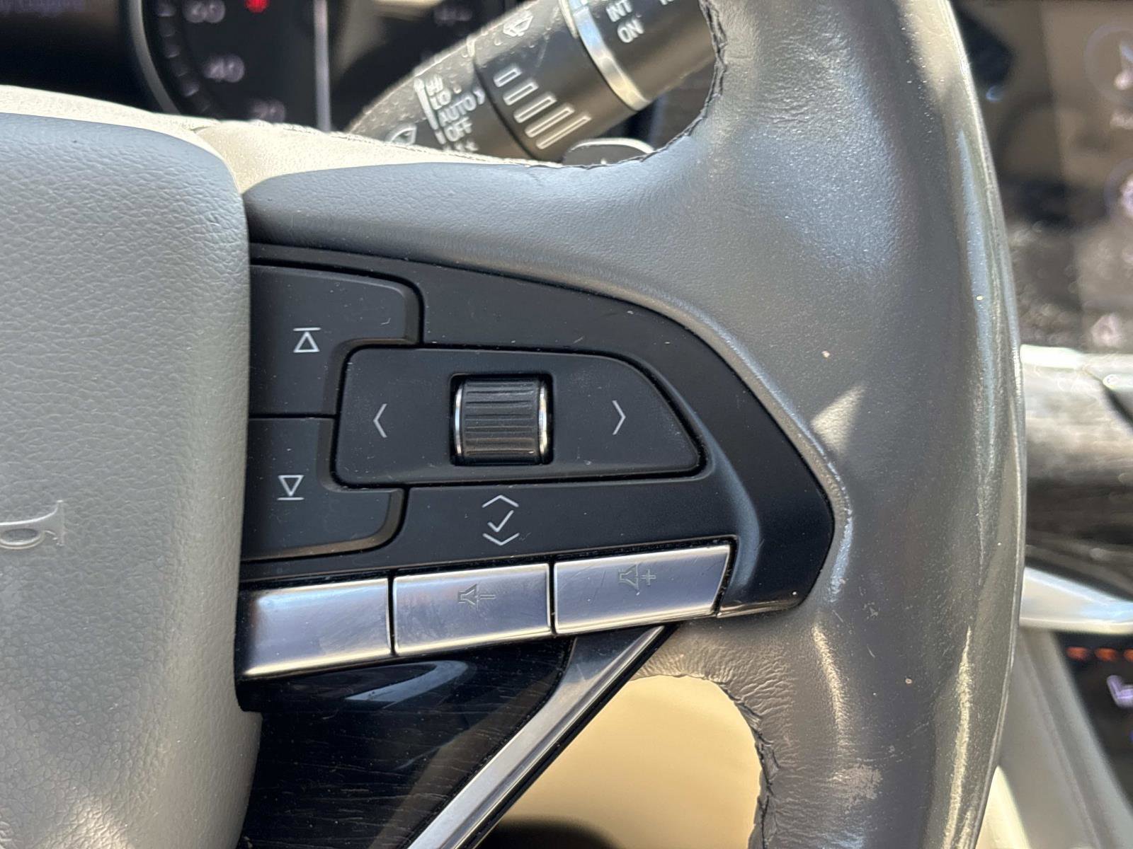 Used 2021 Cadillac XT6 Premium Luxury image 21