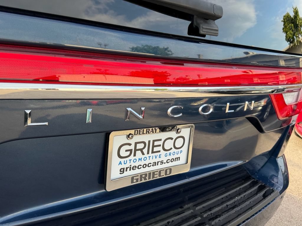 Used 2017 Lincoln Navigator Select RWD image 15