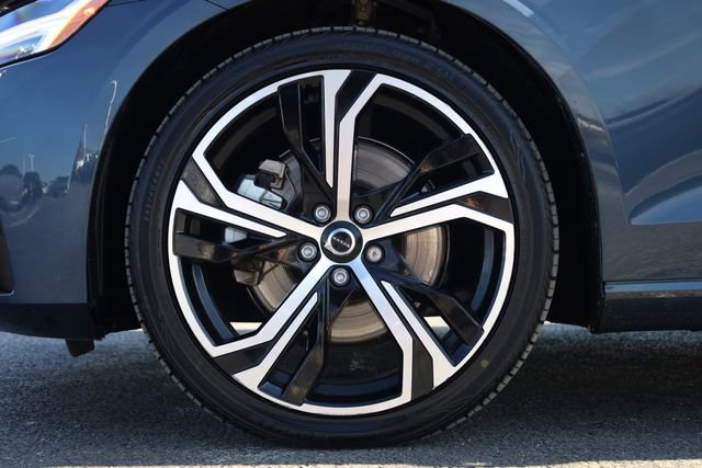 Used 2024 Volvo S60 B5 Core image 9