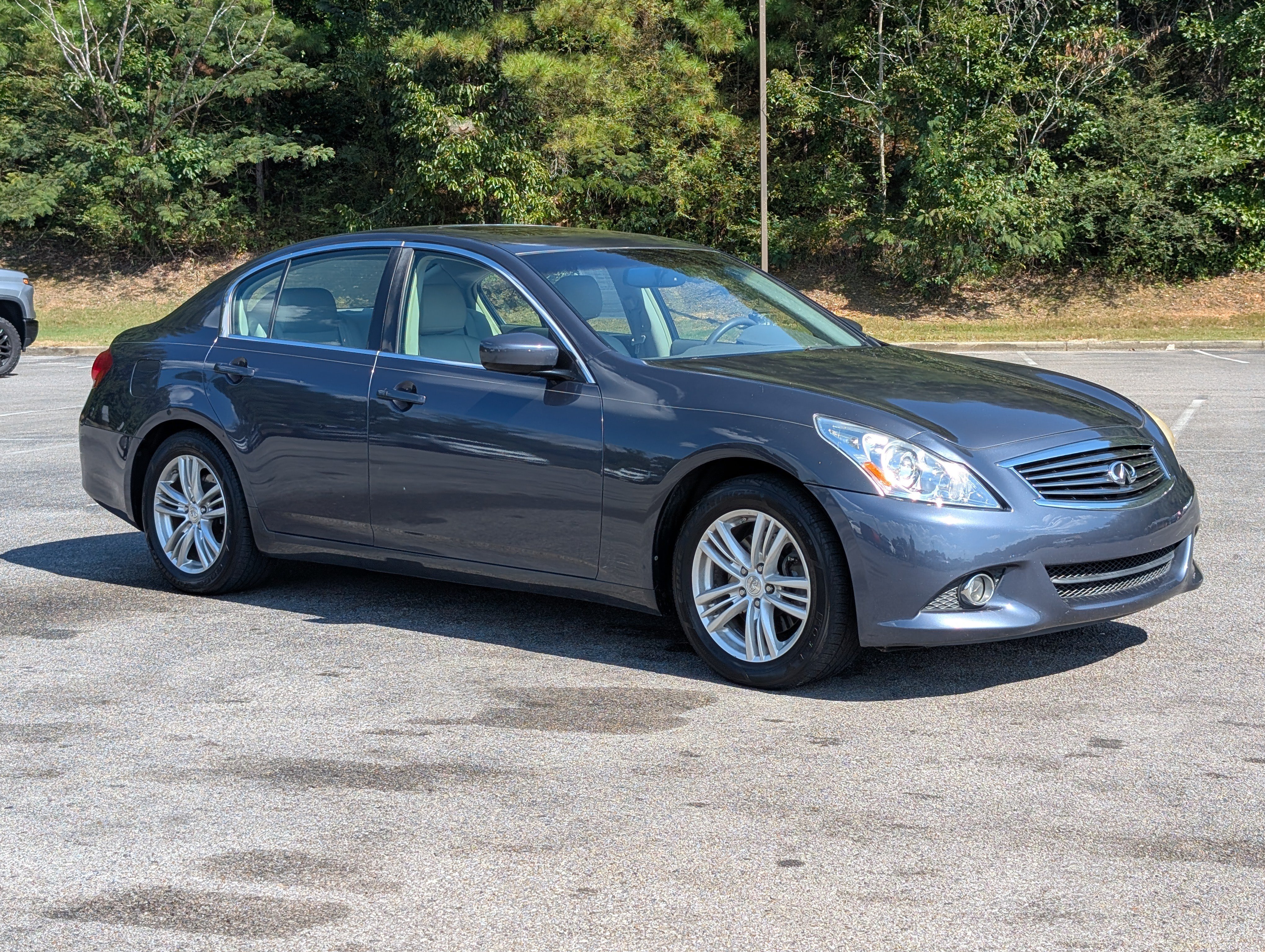 Used 2012 INFINITI G25 Journey RWD image 9