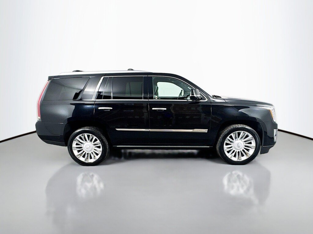 Used 2016 Cadillac Escalade Platinum AWD/4WD image 6