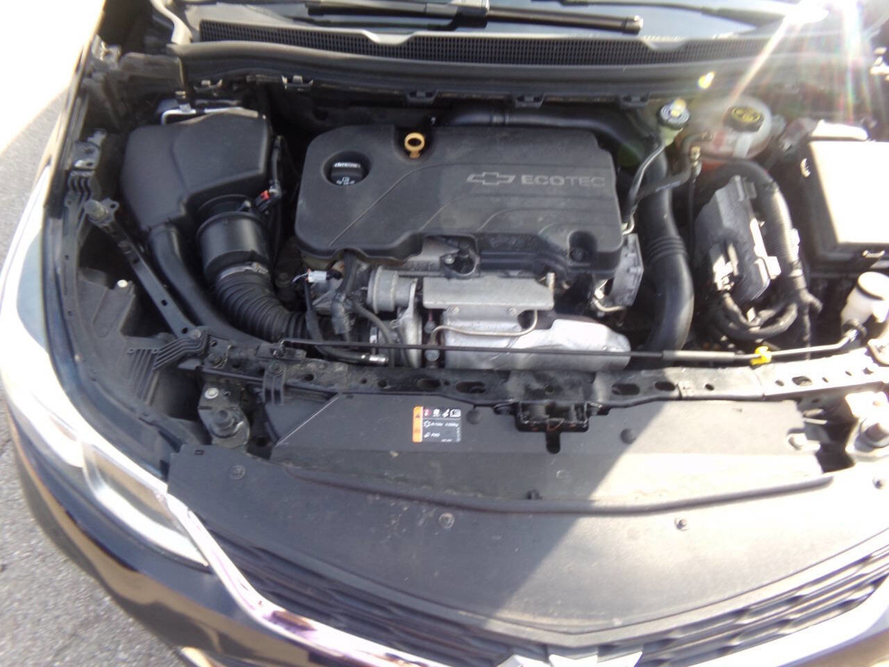Used 2017 Chevrolet Cruze LS image 28