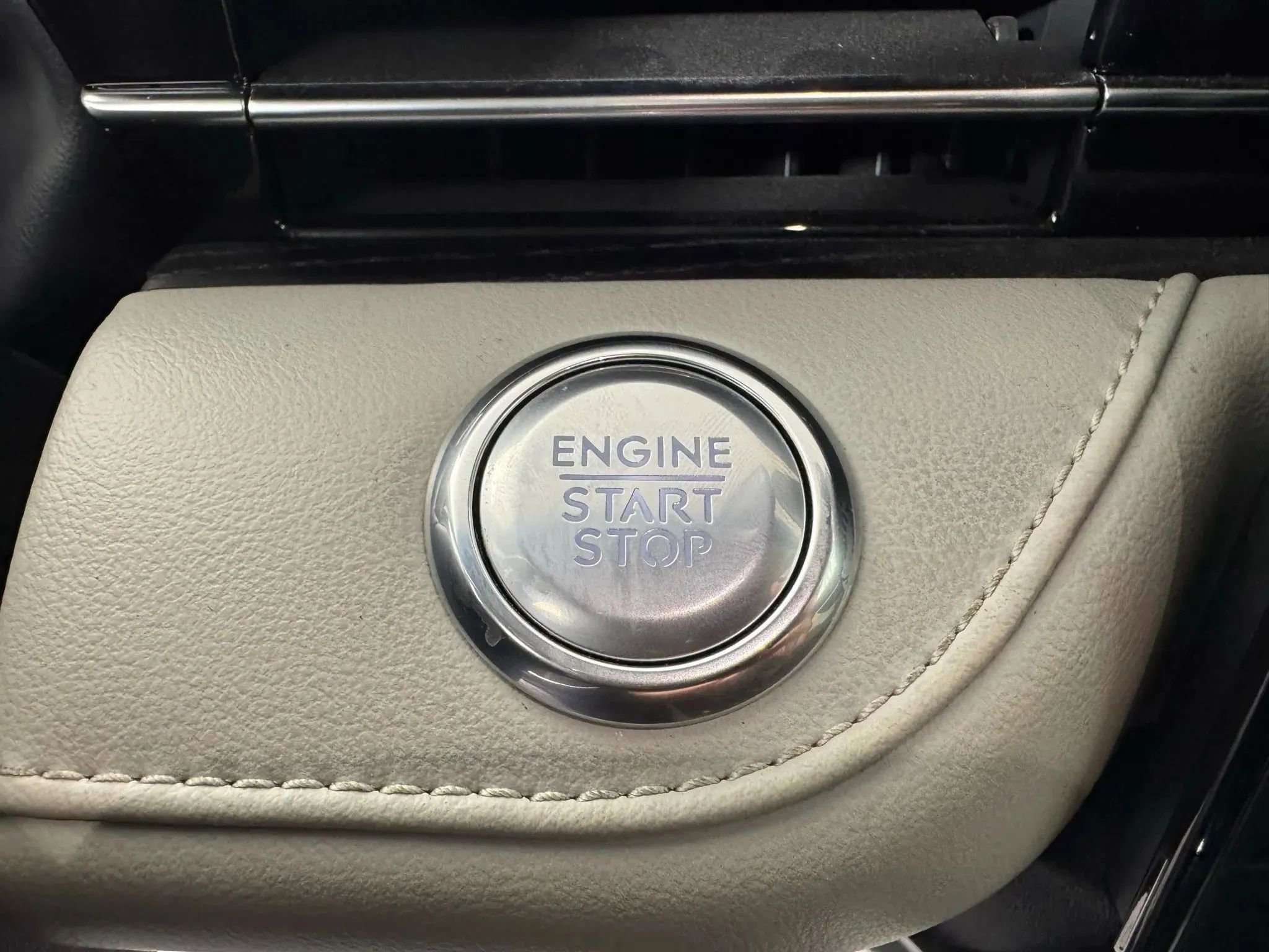 Used 2024 Lincoln Nautilus Reserve w/ Equipment Group 202A image 17