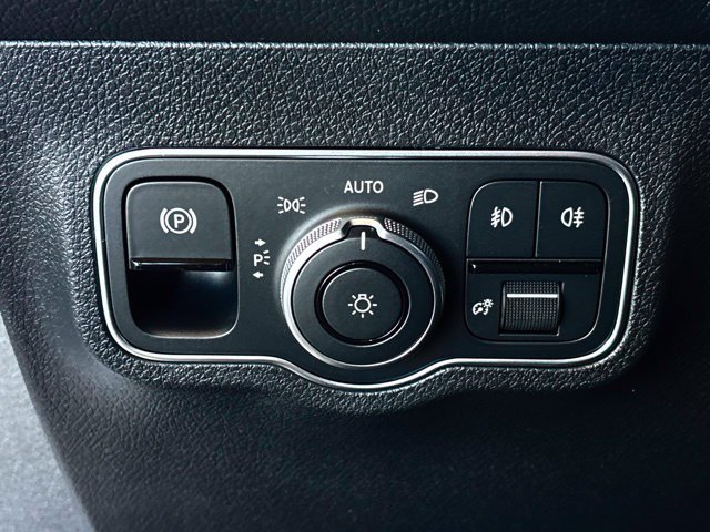 New 2026 Mercedes-Benz GLB 250 4MATIC image 21