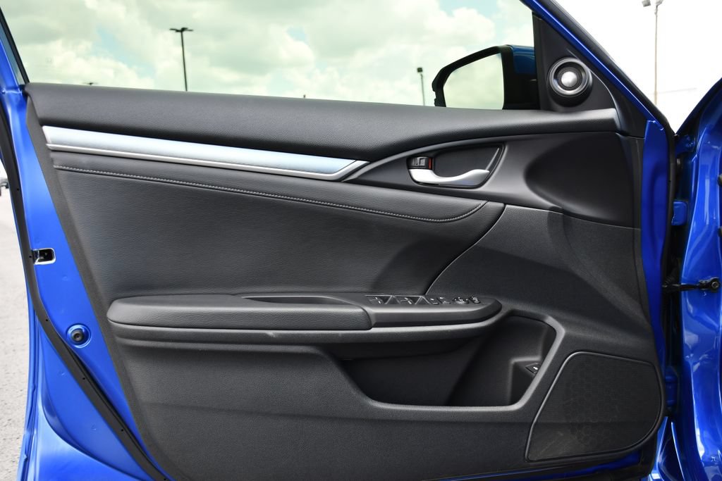 Used 2018 Honda Civic Touring image 14