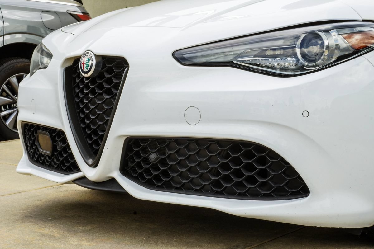 Used 2022 Alfa Romeo Giulia Veloce RWD image 2