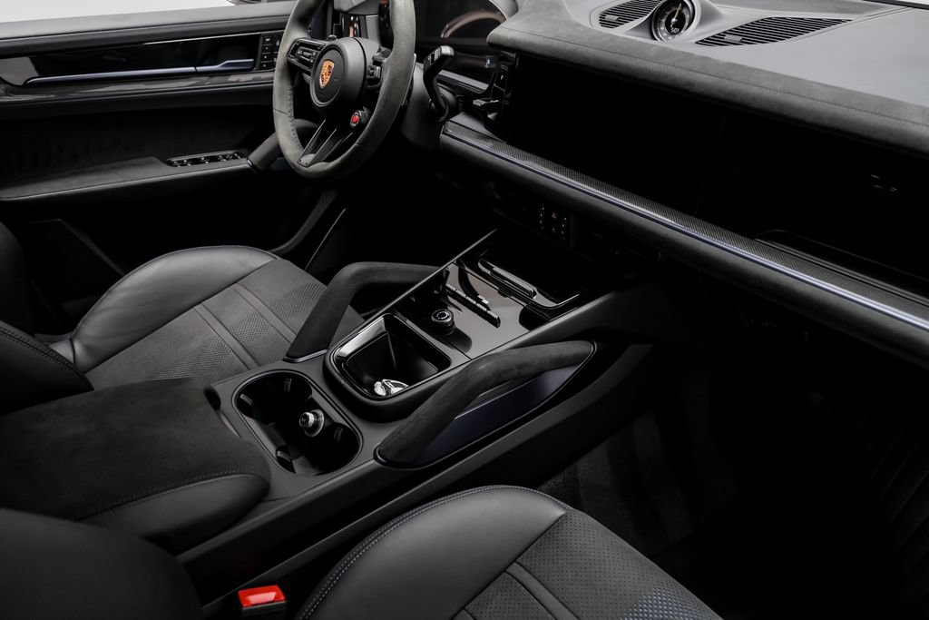 Used 2025 Porsche Cayenne Turbo GT AWD/4WD image 23