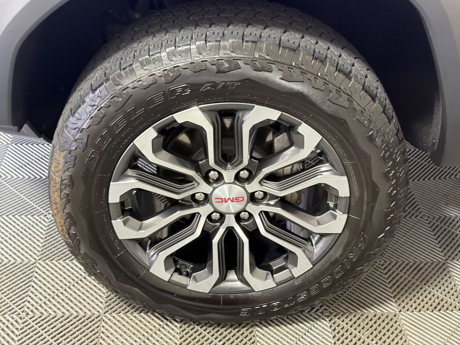 Used 2023 GMC Canyon Denali AWD/4WD image 12