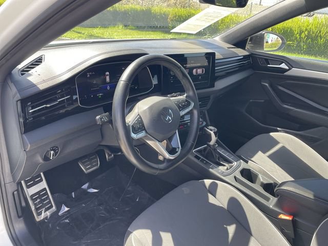 Used 2025 Volkswagen Jetta Sport FWD image 10