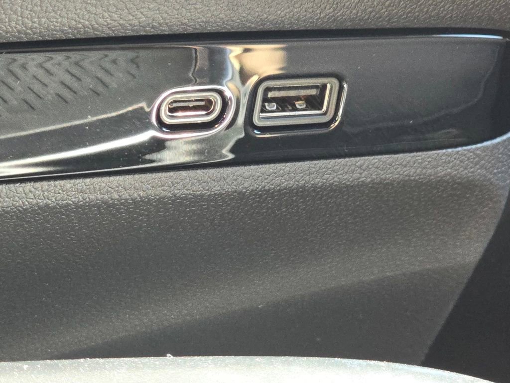 New 2025 Buick Enclave Preferred w/ LPO, All-Weather Package image 9