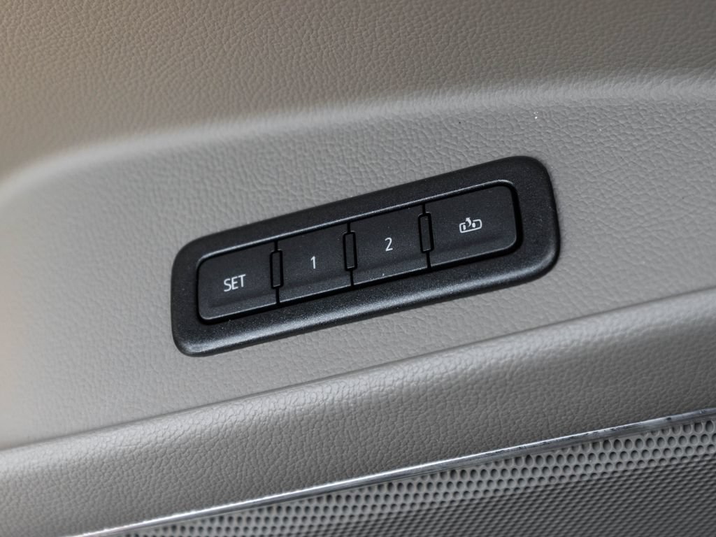 Used 2020 Chevrolet Tahoe Premier AWD/4WD image 27