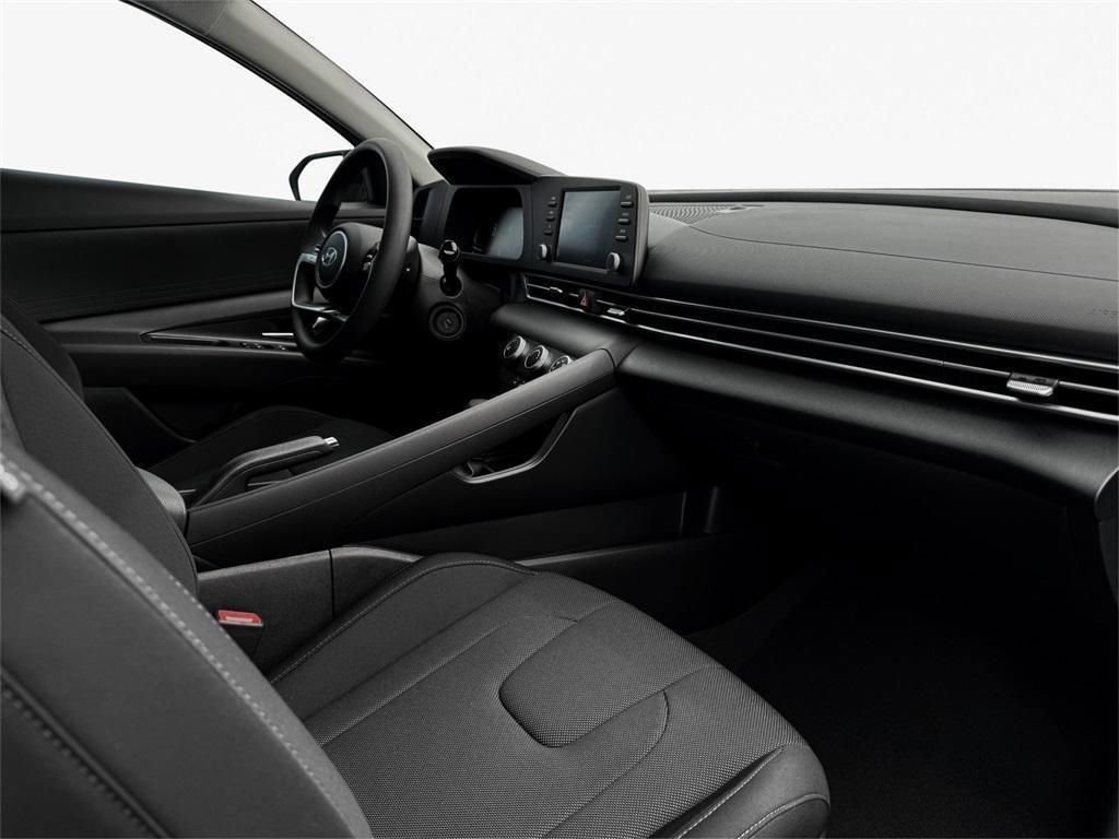 Used 2025 Hyundai Elantra SE w/ Cargo Package FWD image 15