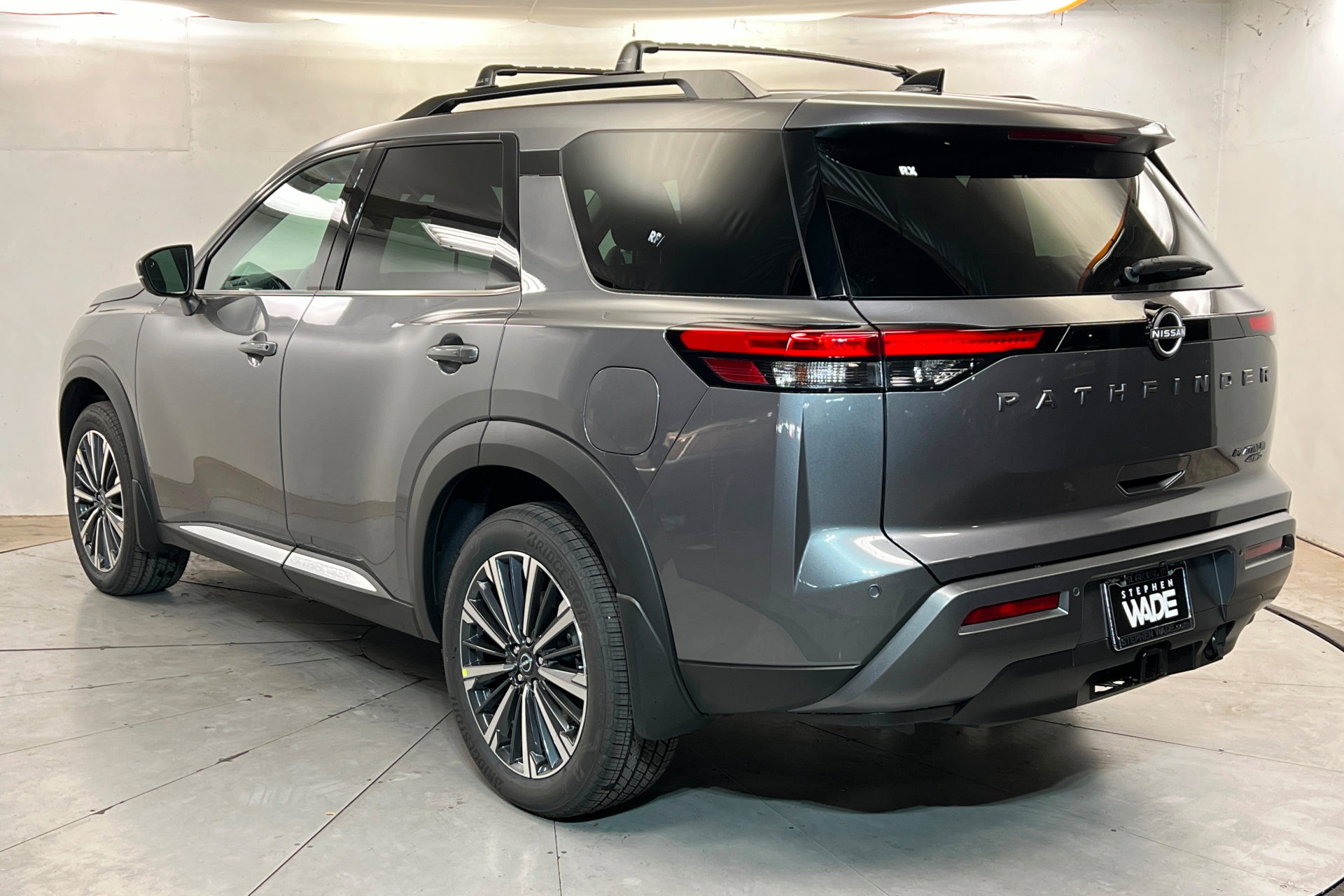 New 2026 Nissan Pathfinder Platinum AWD/4WD image 3