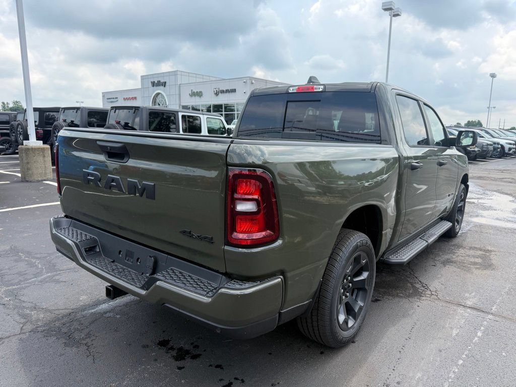 New 2026 RAM 1500 Express AWD/4WD image 3