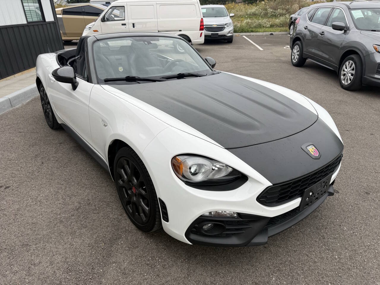 Used 2017 FIAT 124 Spider Abarth RWD image 7