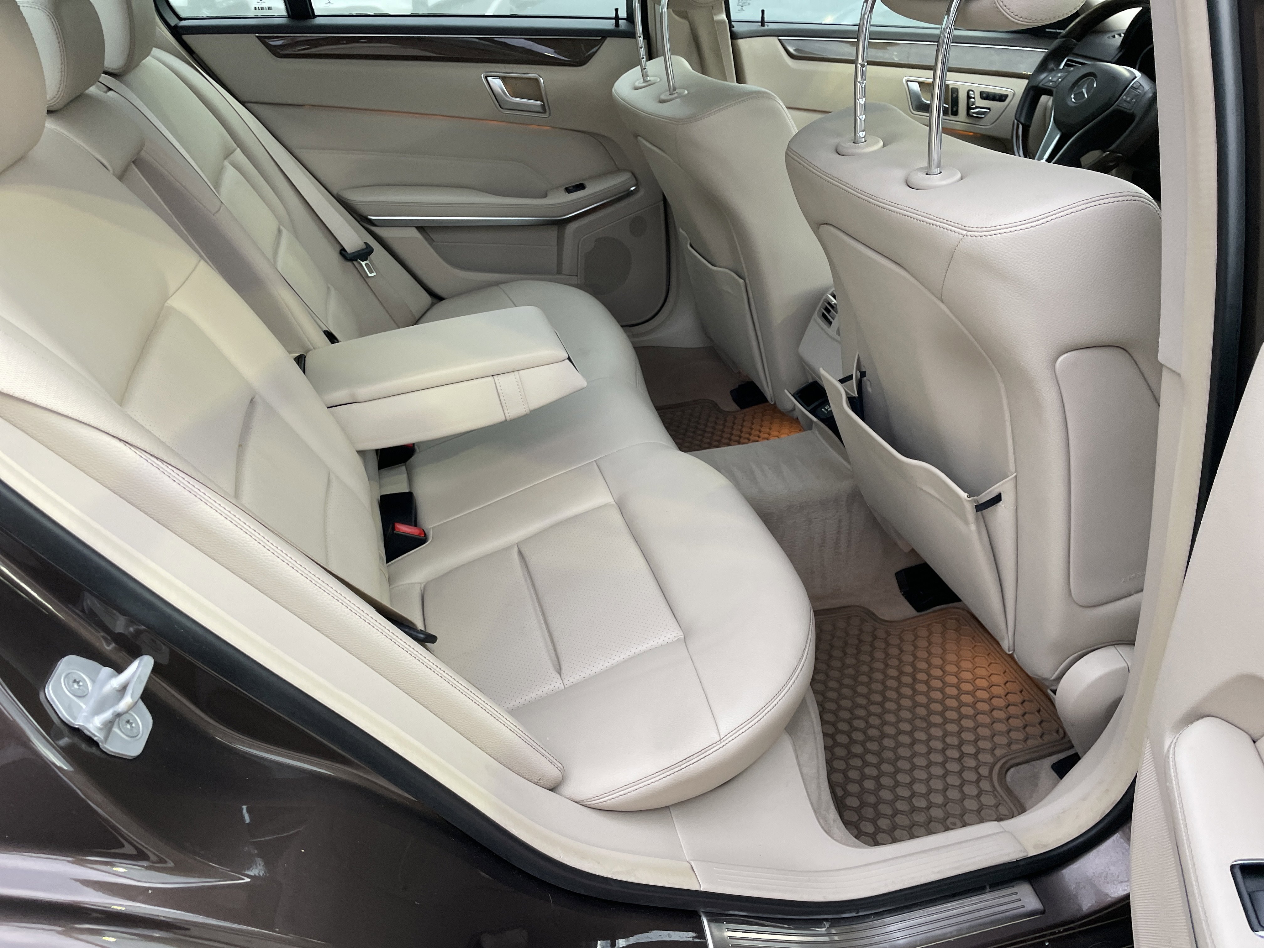 Used 2014 Mercedes-Benz E 250 BlueTEC Sedan image 43