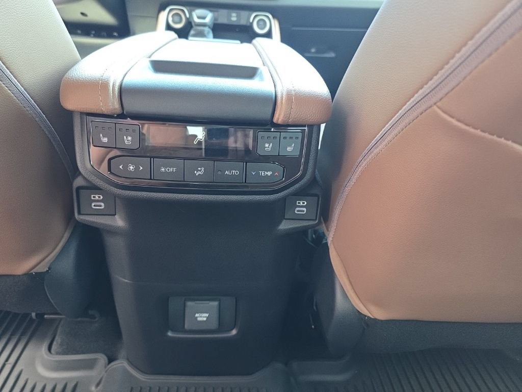 Used 2026 Toyota Grand Highlander AWD image 14