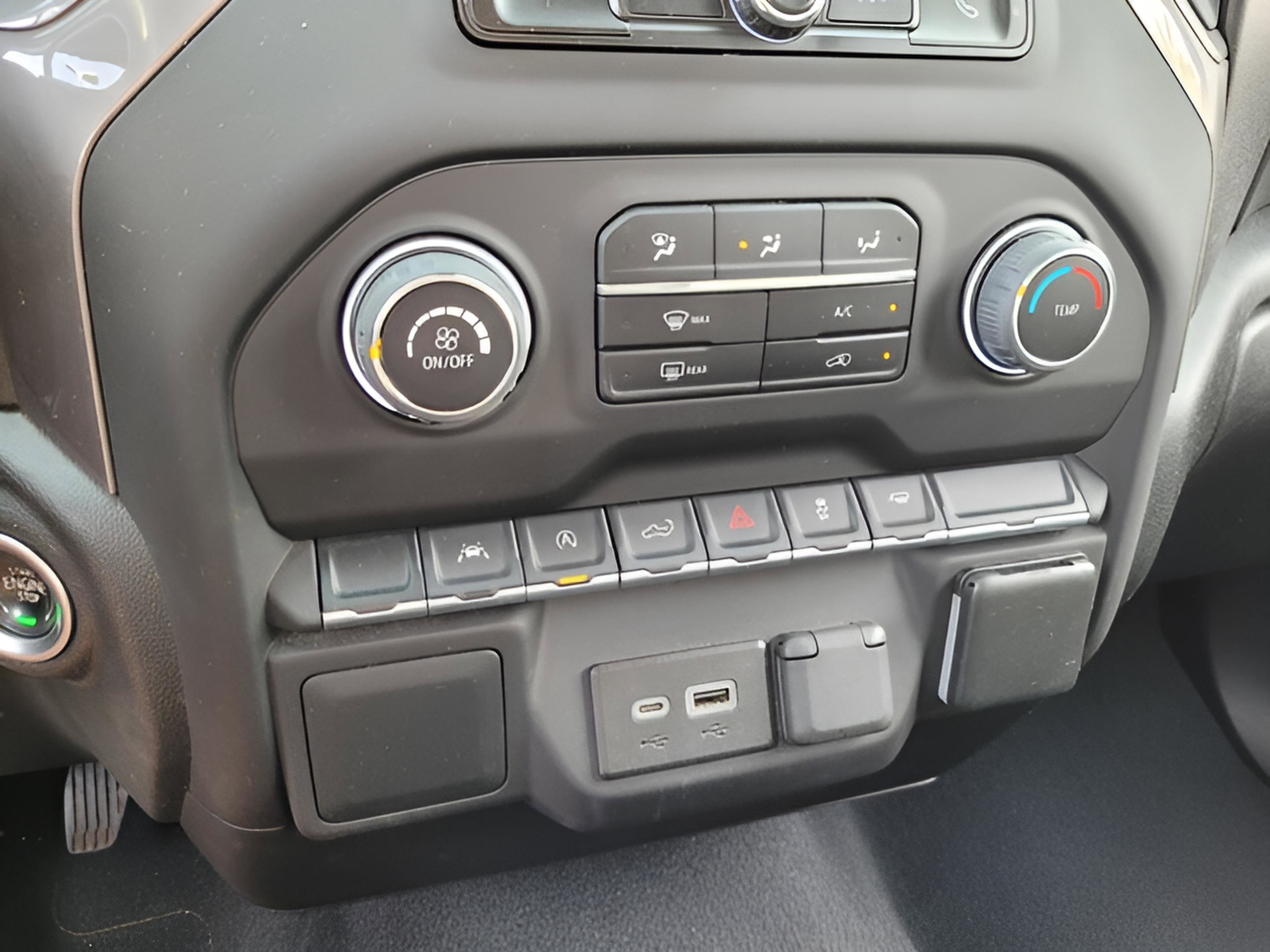 Used 2022 Chevrolet Silverado 1500 Custom image 27