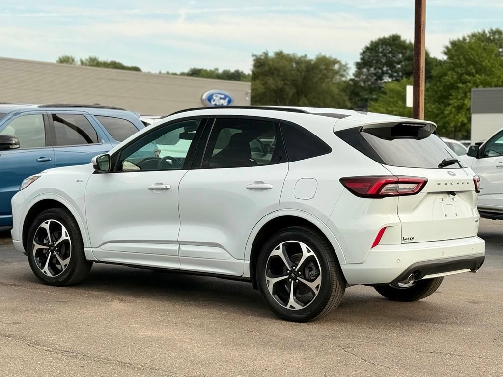 Used 2025 Ford Escape ST-Line Elite w/ Premium Technology Package AWD/4WD image 34