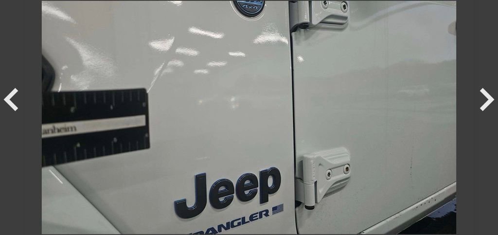Used 2025 Jeep Wrangler Unlimited Sahara w/ Safety Group image 9