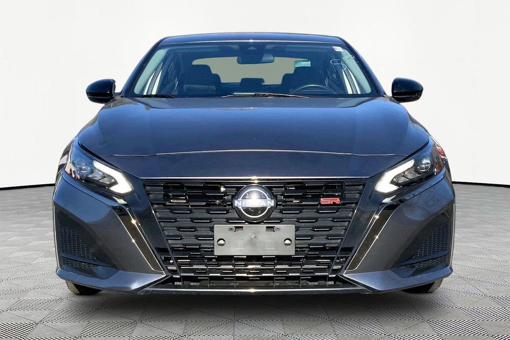 Used 2024 Nissan Altima 2.5 SR image 2