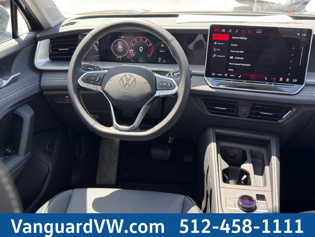 New 2026 Volkswagen Tiguan SE FWD image 24