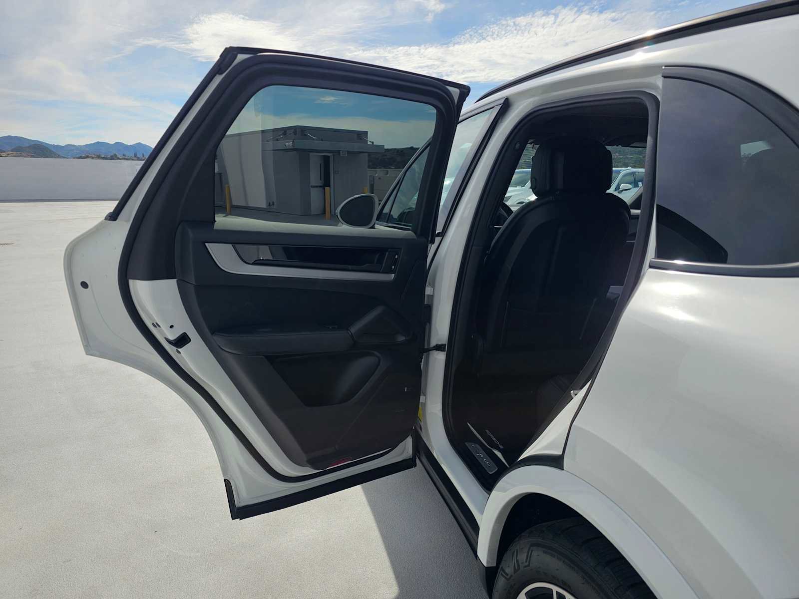 Used 2024 Porsche Cayenne image 20