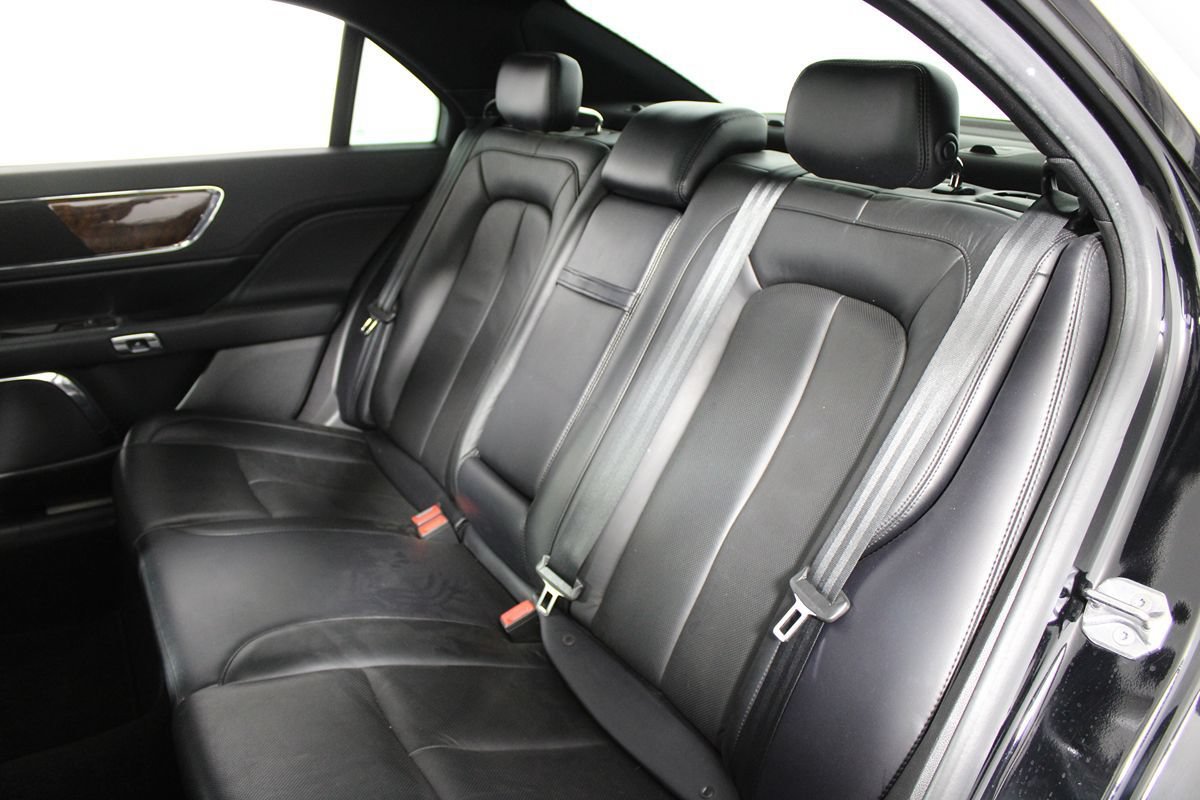 Used 2017 Lincoln Continental Select FWD image 36