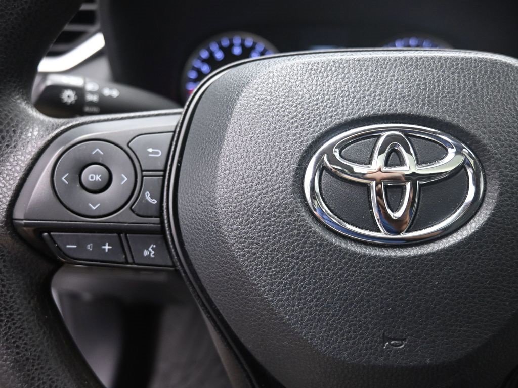 Used 2022 Toyota RAV4 XLE image 15