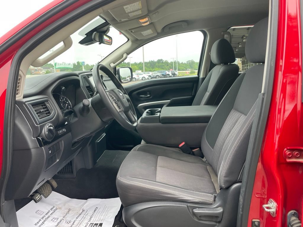 Used 2022 Nissan Titan SV RWD image 12