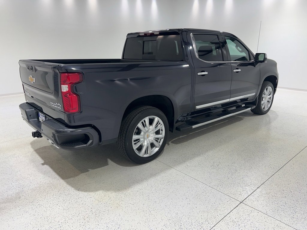 Used 2023 Chevrolet Silverado 1500 High Country w/ High Country Premium Package image 5