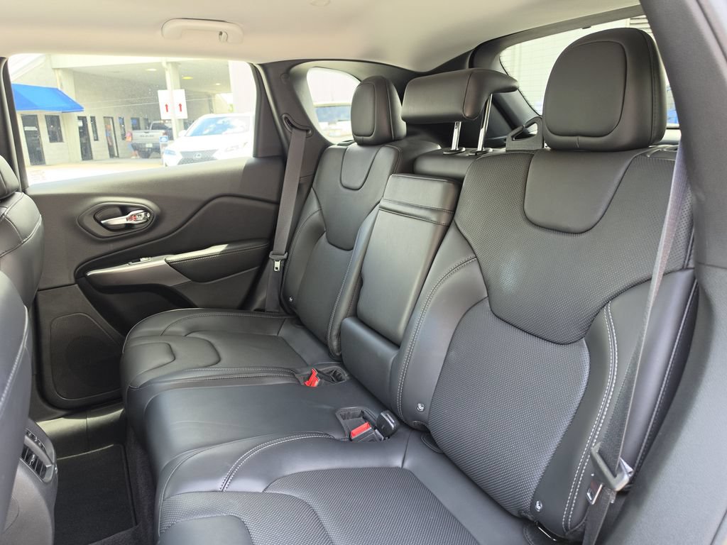 Certified 2019 Jeep Cherokee Limited FWD image 17