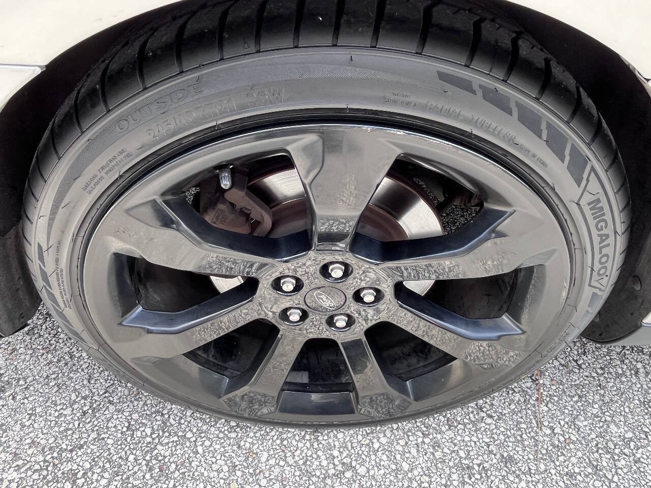 Used 2019 Ford Taurus SHO AWD/4WD image 19