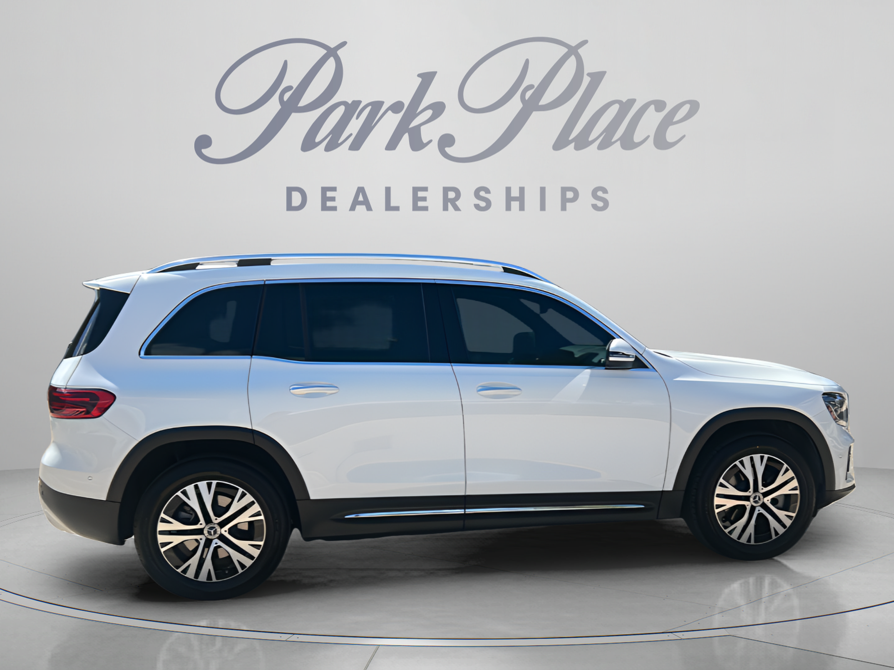 Used 2025 Mercedes-Benz GLB 250 image 6
