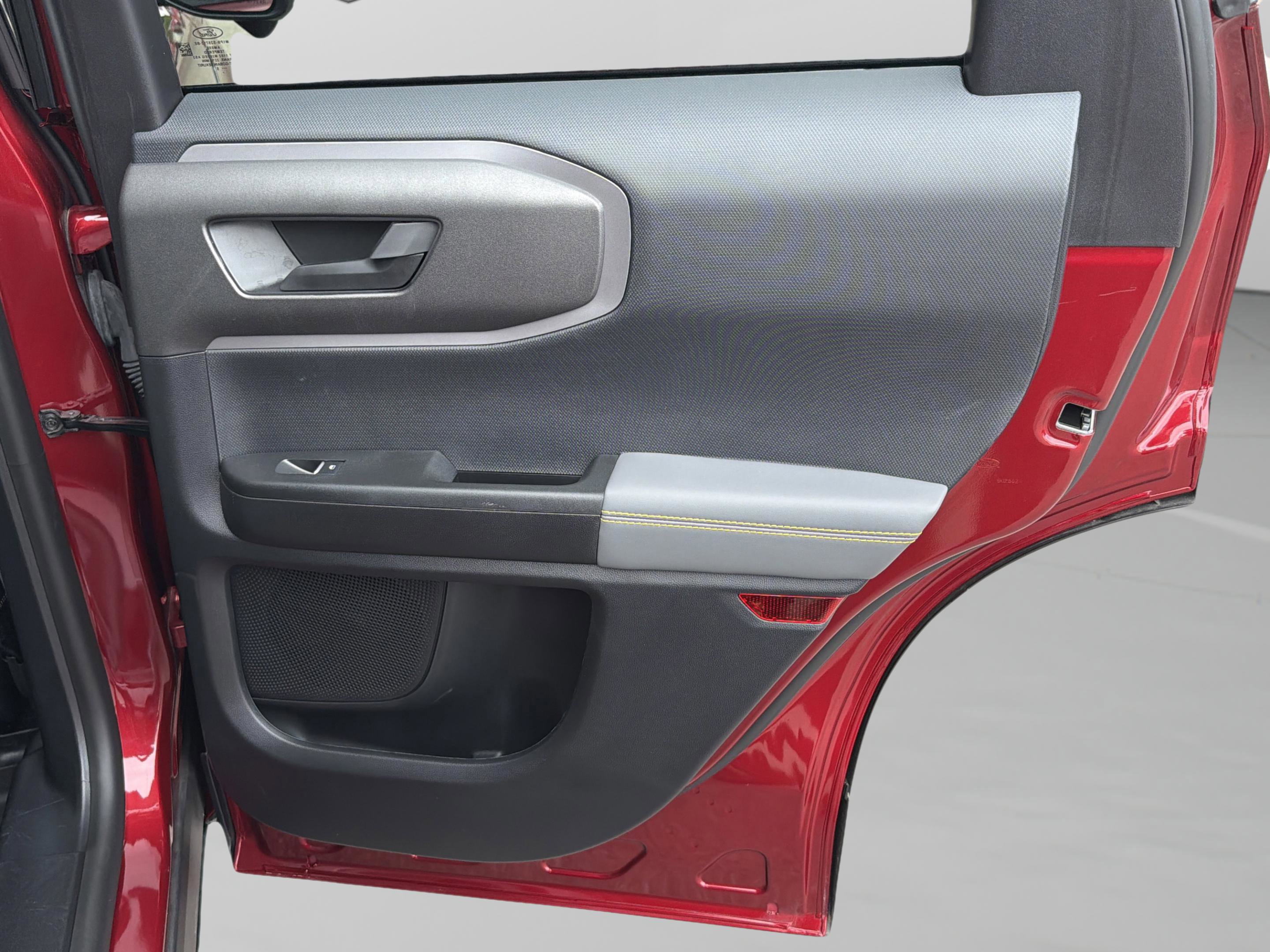 Used 2025 Ford Bronco Sport Badlands w/ Sasquatch Badlands Package image 27