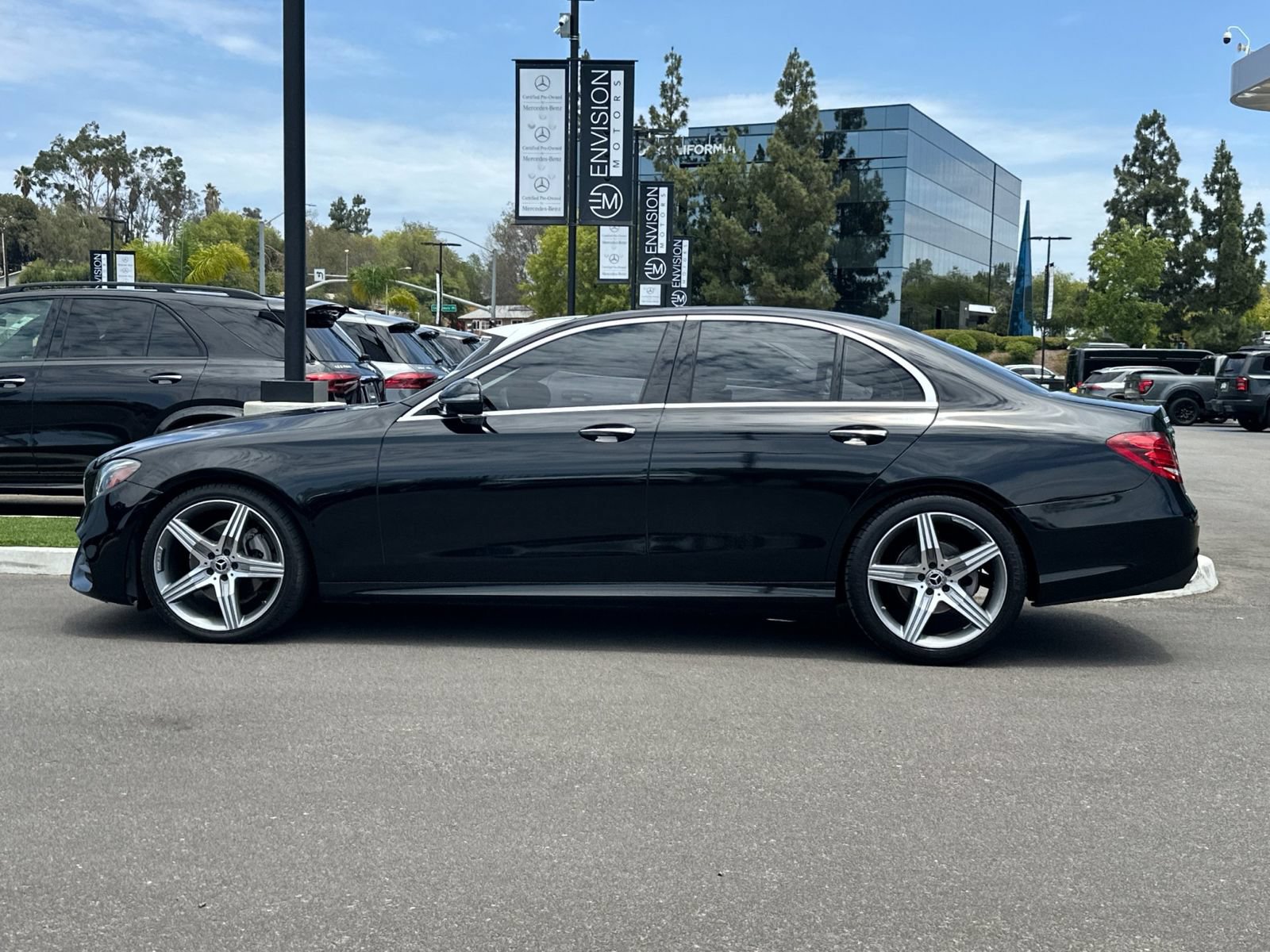 Used 2019 Mercedes-Benz E 300 image 6