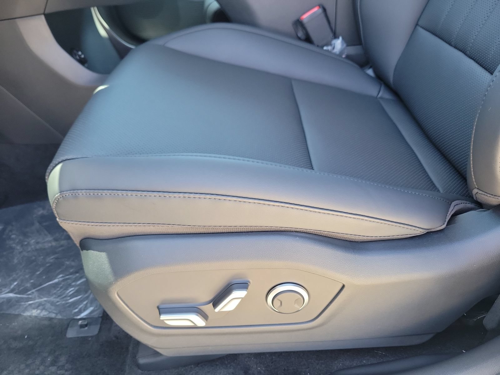 New 2026 Hyundai Santa Fe SEL FWD image 16