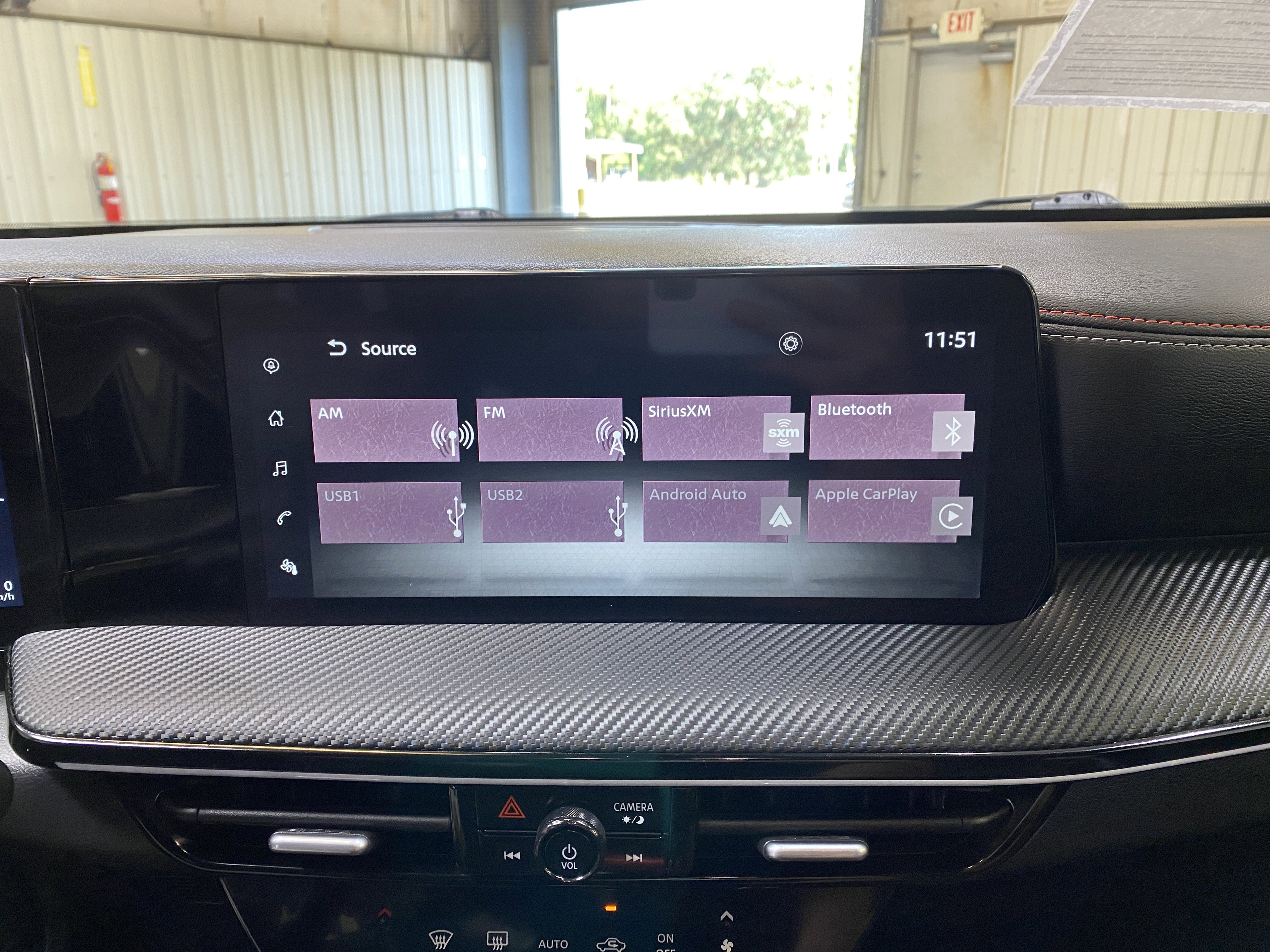 Used 2025 Nissan Kicks SR image 38