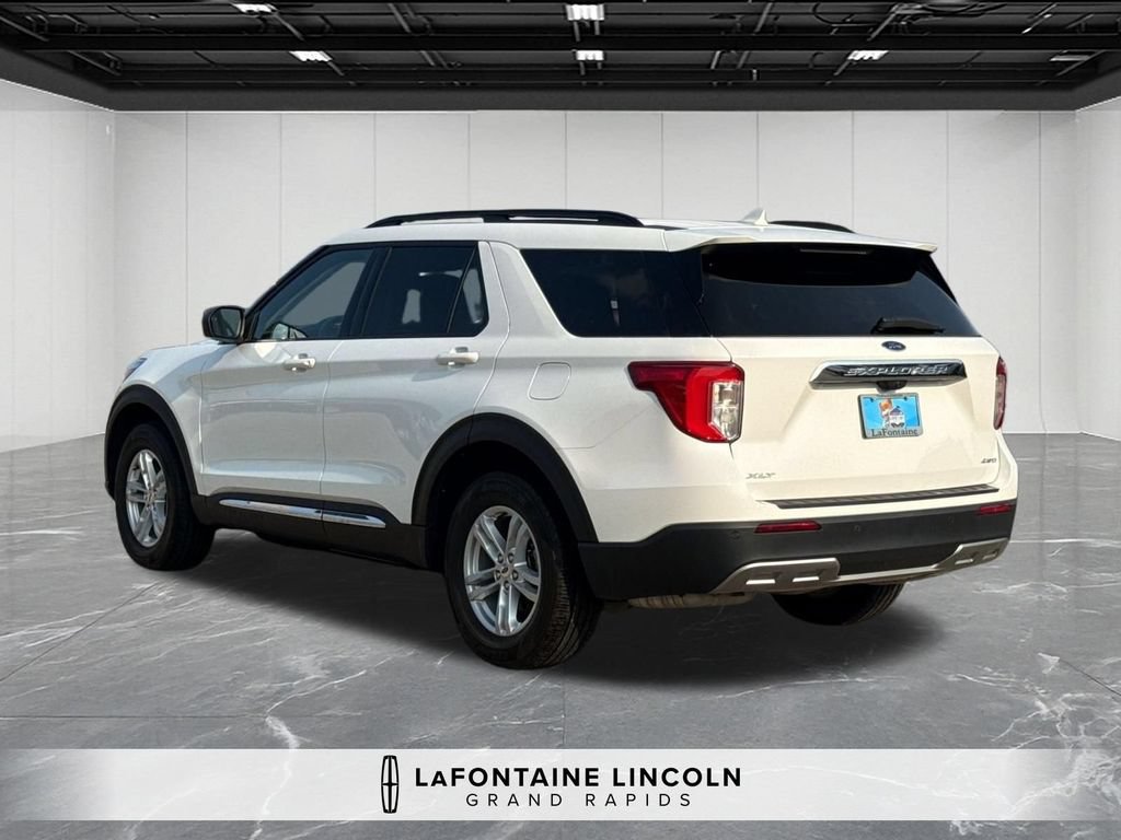 Used 2023 Ford Explorer XLT w/ Equipment Group 202A AWD/4WD image 3