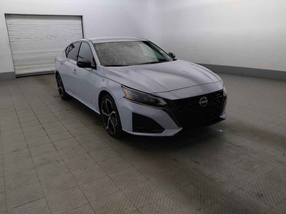 Used 2023 Nissan Altima 2.5 SR FWD image 13