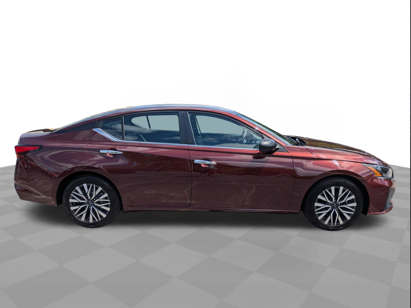 Used 2024 Nissan Altima 2.5 SV FWD image 3