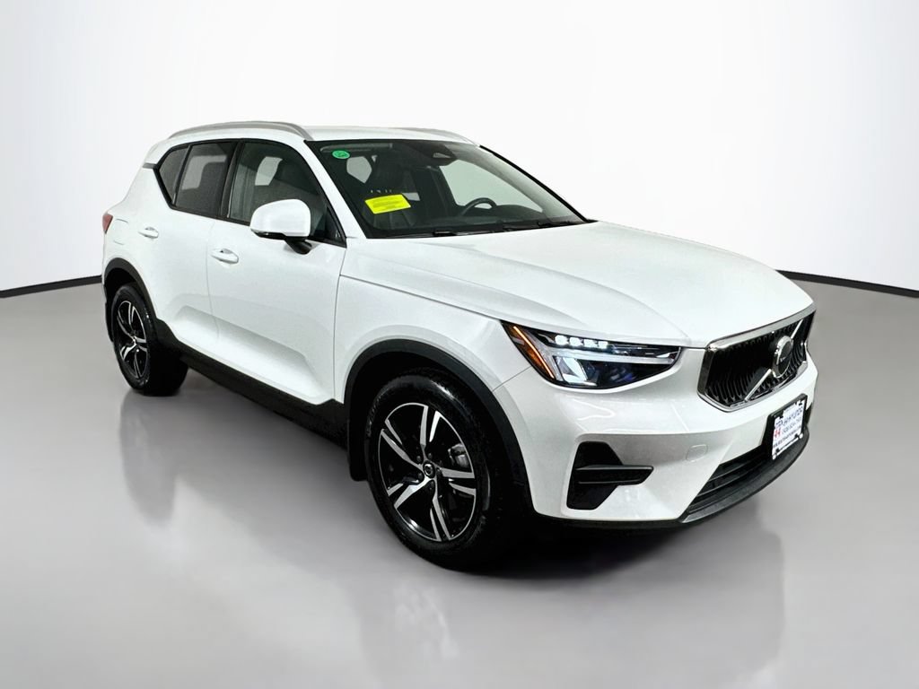 Used 2023 Volvo XC40 B5 Core w/ Convenience Package AWD/4WD image 10