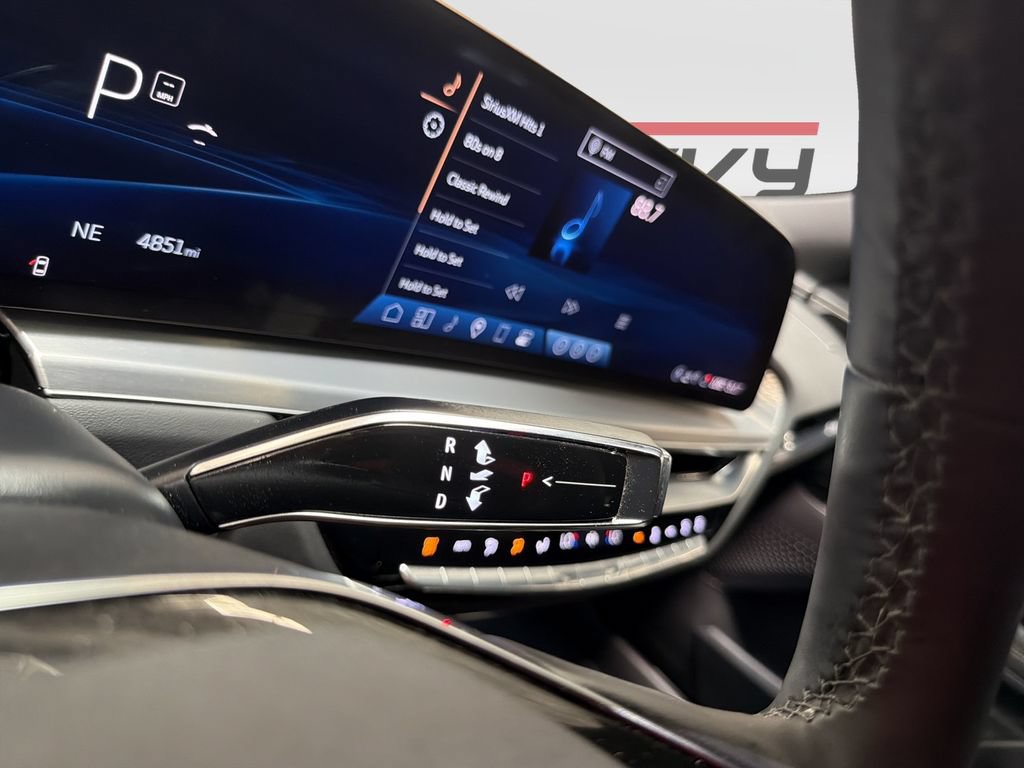 Used 2025 Cadillac Lyriq Luxury RWD image 15