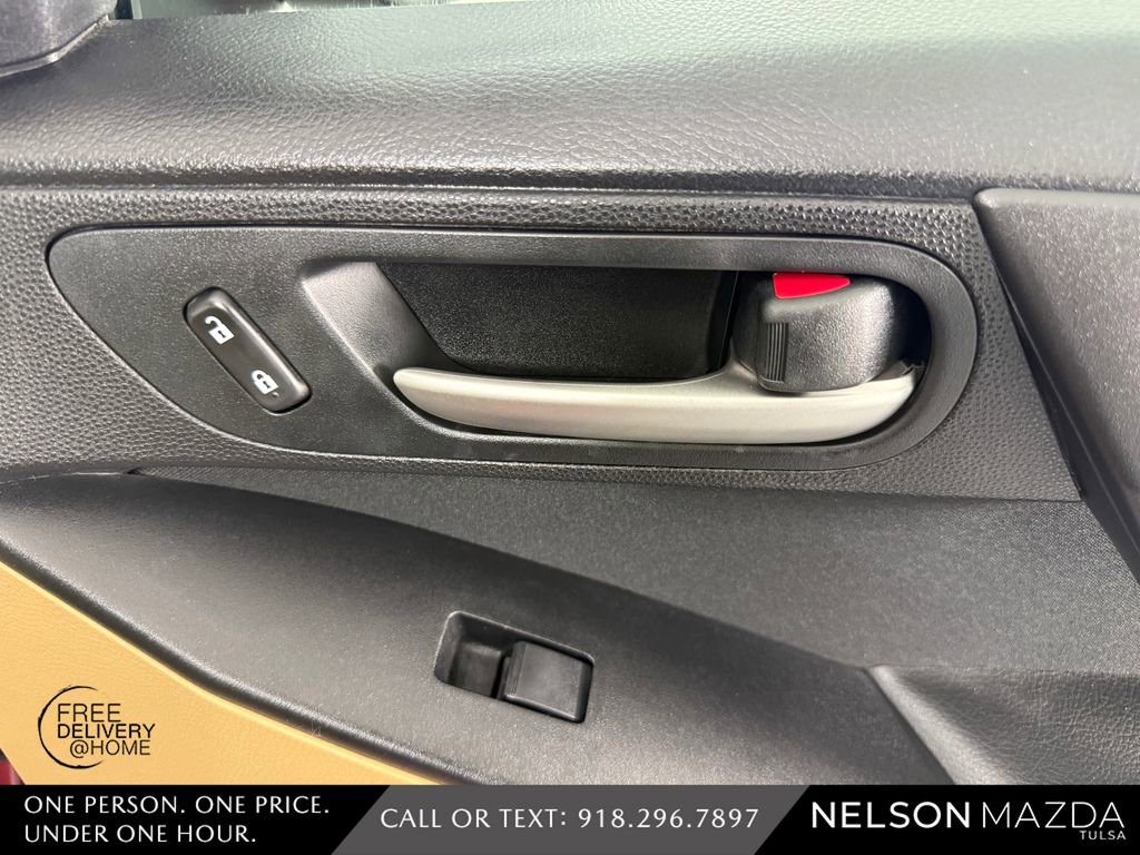 Used 2011 MAZDA MAZDA3 i Touring FWD image 44