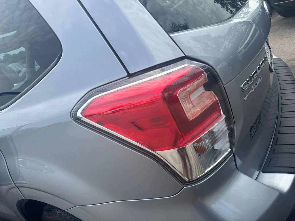 Used 2017 Subaru Forester 2.5i Premium AWD/4WD image 41