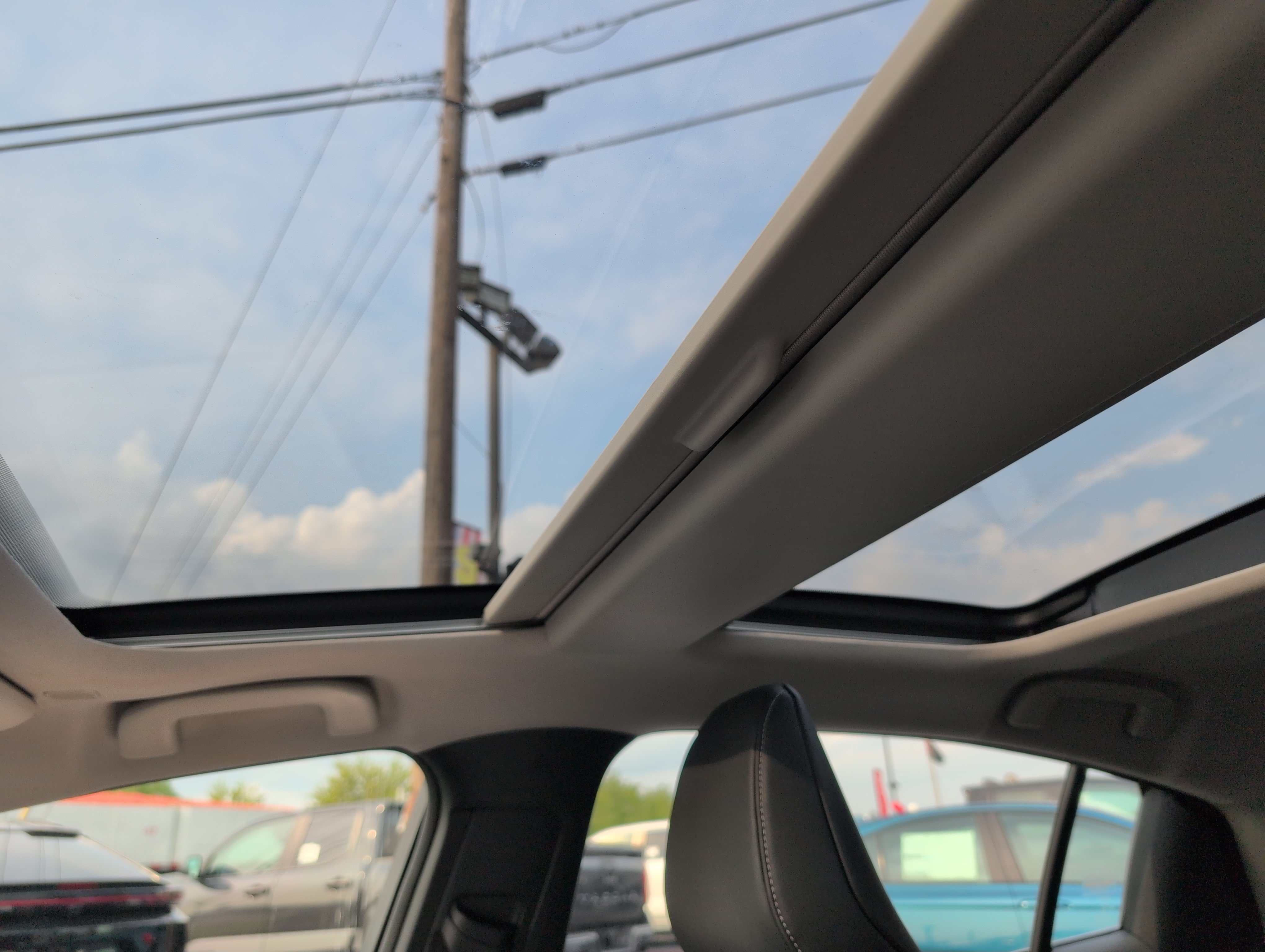 Certified 2024 Toyota Prius XLE AWD/4WD image 29